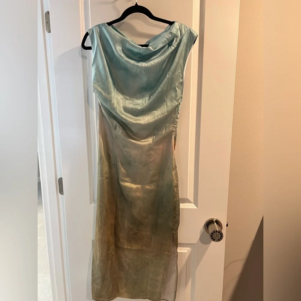 Floral Dress in Blue and Pink - Picture 2 of 3